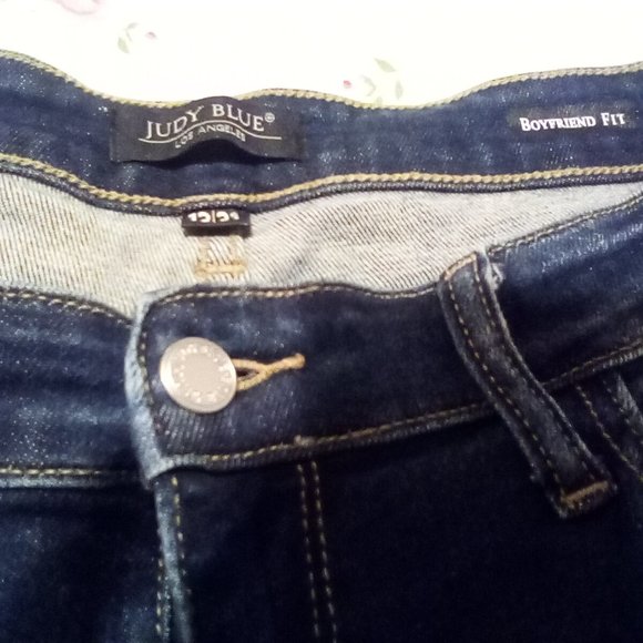 Judy Blue Los Angeles Boyfriend fit jeans - Picture 5 of 6